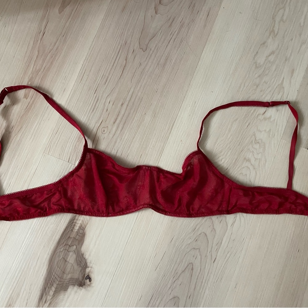 EUC red bra from Gap